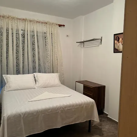 Centre Lions Gate 8 Apartamento Tirana