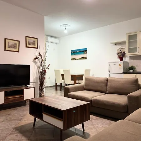 Apartment Centre Lions Gate 8