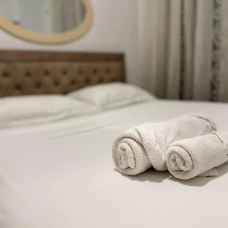 Centre Lions Gate 8 * טיראנה