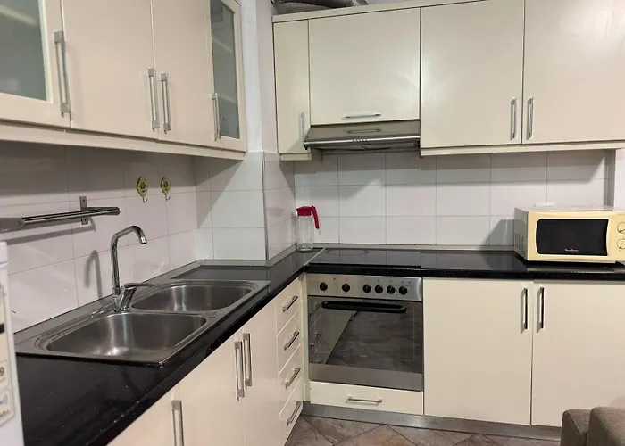 Centre Lions Gate 8 * Tirana